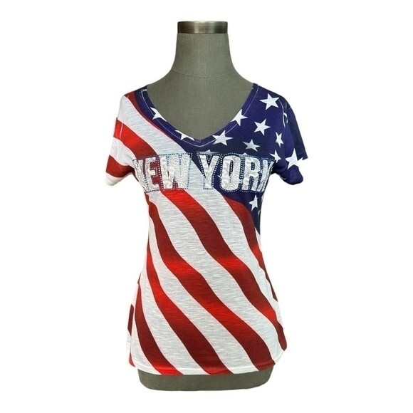 Sweet Gisele Womens Top M Patriotic Tee New York American Flag Rhinestone V Neck - Picture 2 of 6